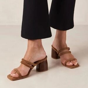 ALOHAS - Suede Block Heel Sandals (Mules) - Indiana Brown Size 6